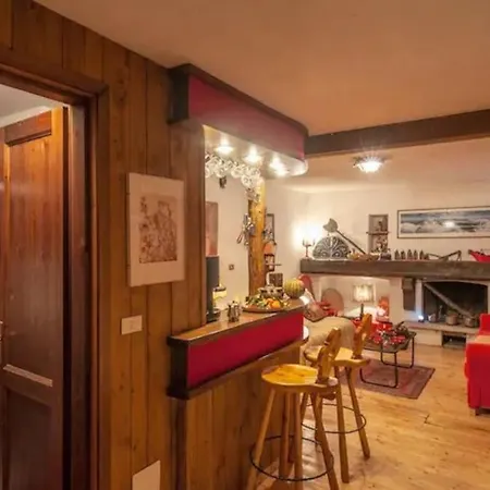 Modest & Cheap Tavern For A Spartan Retreat Apartamento