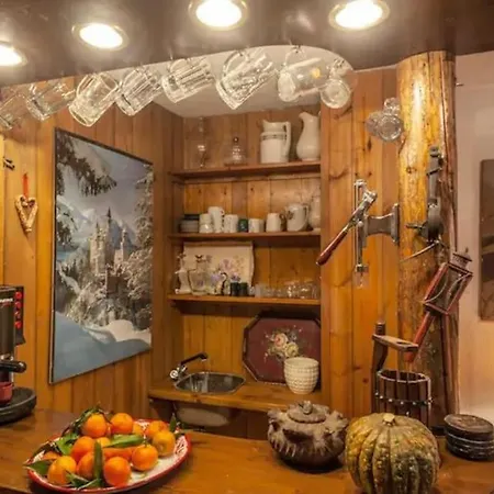 شقة Modest & Cheap Tavern For A Spartan Retreat