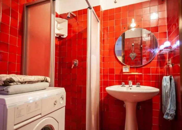 Apartamento Modest & Cheap Tavern For A Spartan Retreat