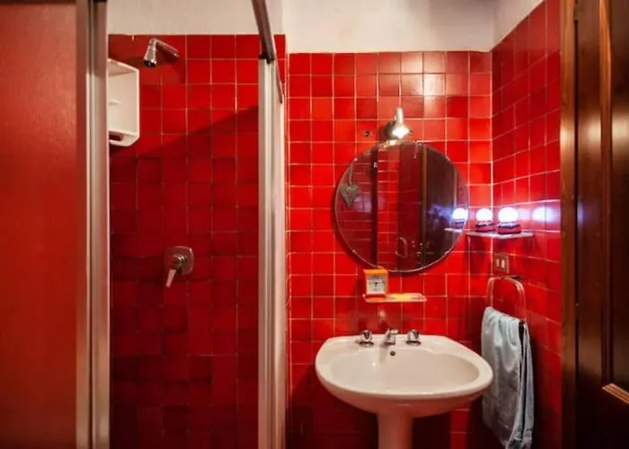 Apartamento Modest & Cheap Tavern For A Spartan Retreat *