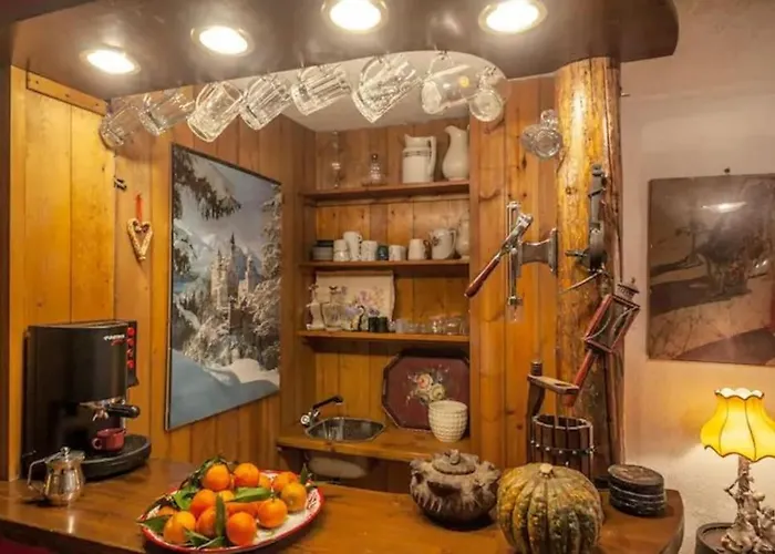 Apartamento Modest & Cheap Tavern For A Spartan Retreat