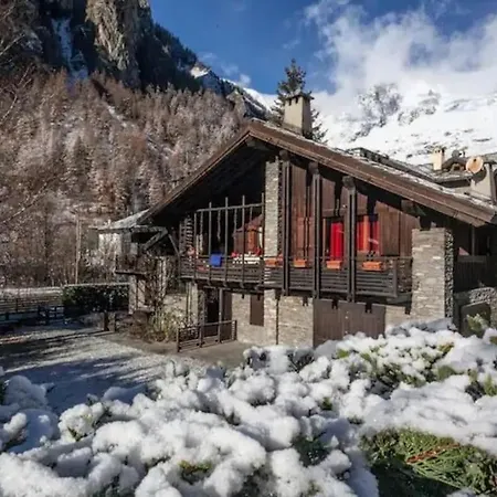 Modest & Cheap Tavern For A Spartan Retreat Appartement